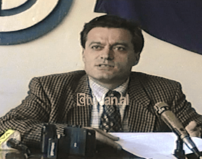 Demokratët akuzojnë Gaqo Apostolin (29 tetor 1998)