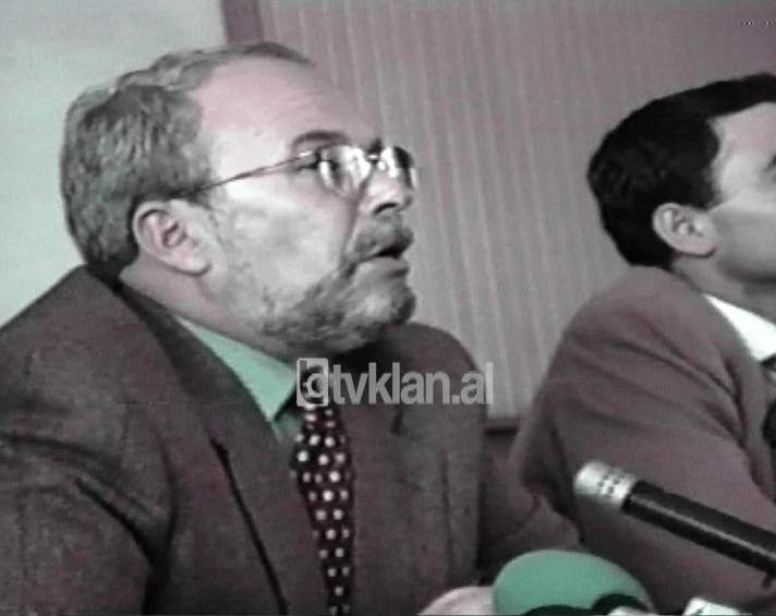Fatos Nano vazhdon si kryetar i Partisë Socialiste (21 tetor 1998)