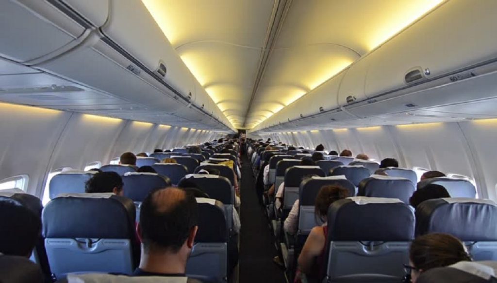 Shqiptari tmerron udhëtarët e fluturimit Tiranë-Romë, avioni bën ulje emergjente