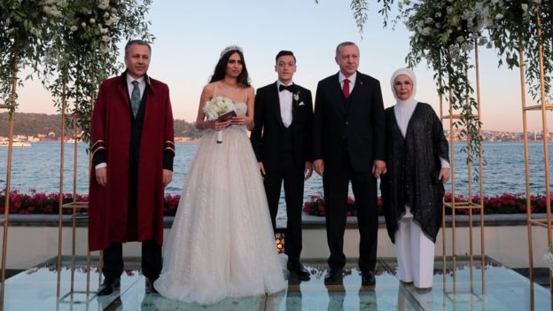 Erdogan, i ftuari special në dasmë
