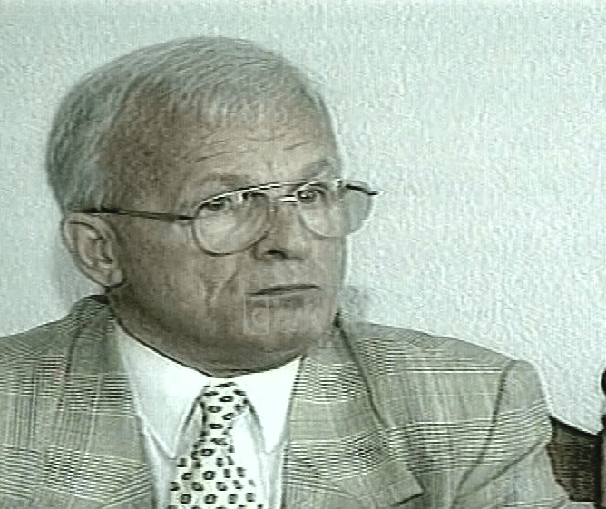 Adem Demaçi shpjegon situatën në Kosovë (11 Nëntor 1998)