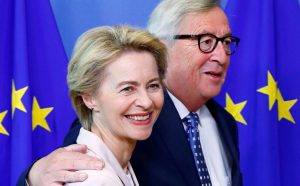 Juncker kritikon zgjedhjen e Von Der Leyen