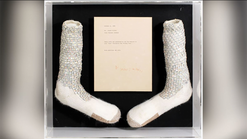 Çorapet e Michael Jackson arrijnë vlerën e 2 milionë Dollarëve