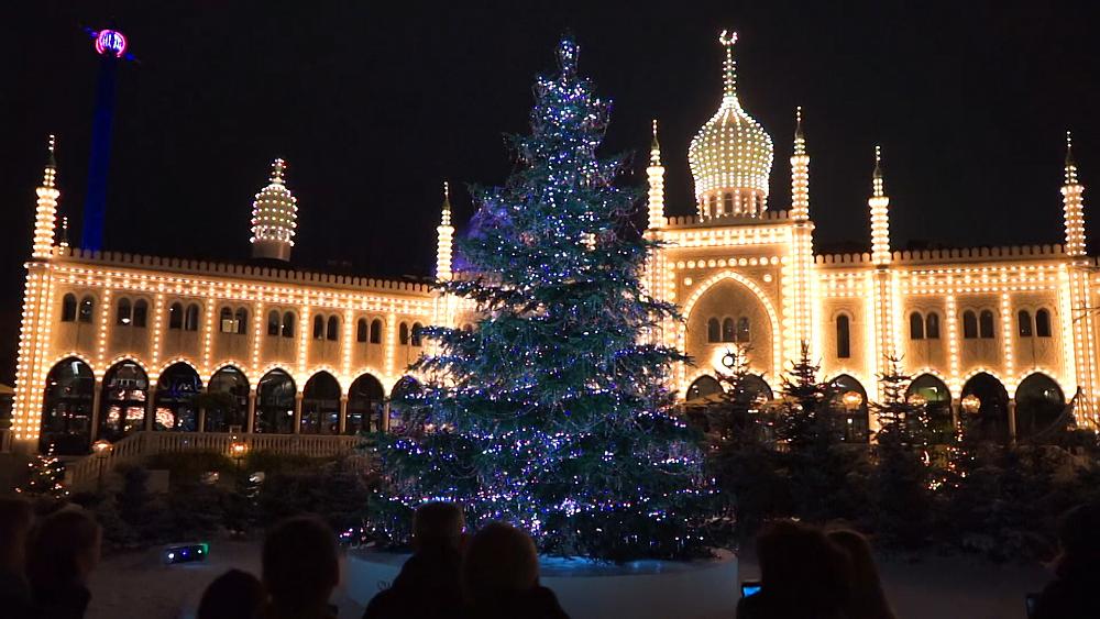 Pema e Krishtlindjeve me 3 mijë gurë Swarovski