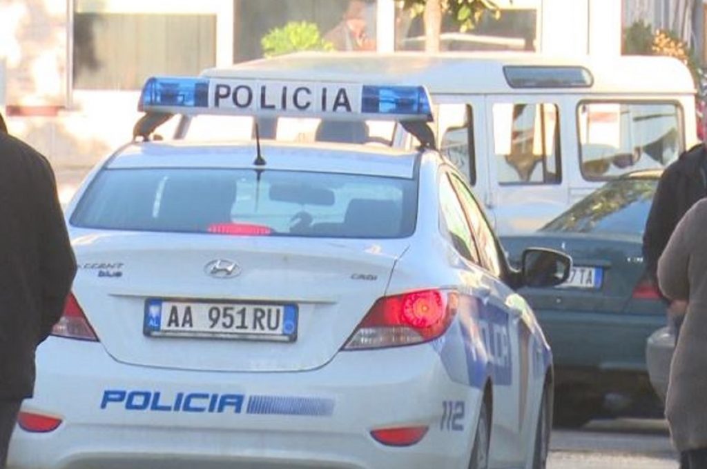 Në arrest shtëpie&#8230; por 36- vjeçari shëtit nëpër Tiranë