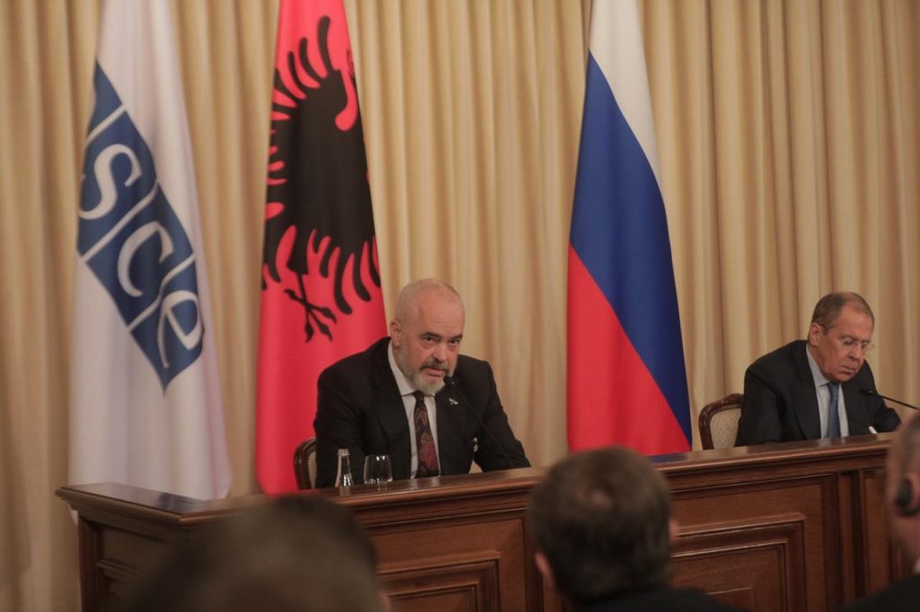 Rama takohet me Lavrov, në fokus Kosova dhe Ukraina