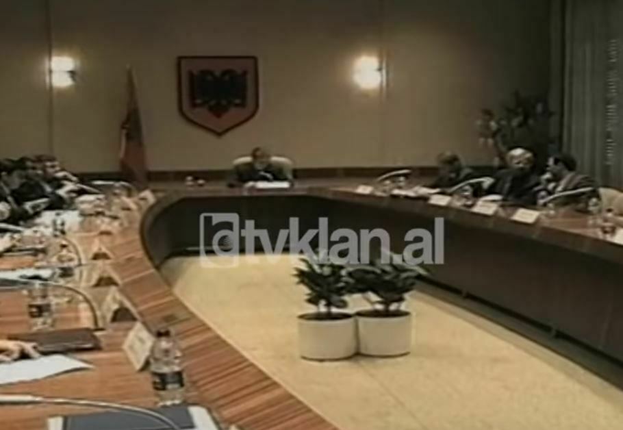 Mbledhja e Qeverisë dhe Kabineti Majko  (22 Maj 1999)