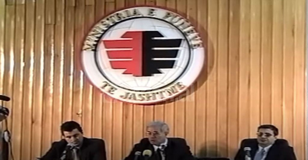 Paskal Milo në konferencë shtypi  ( 3 Tetor 1999)