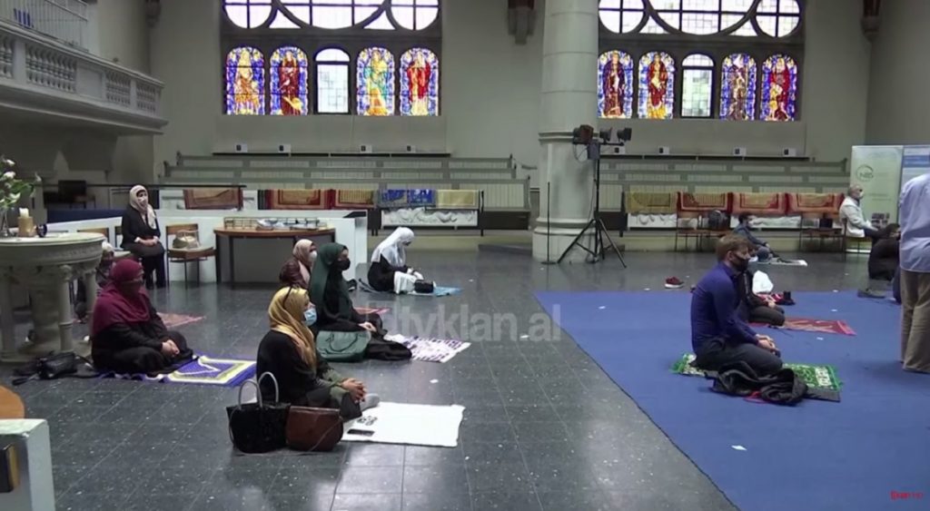 Berlini hap kishat për myslimanët