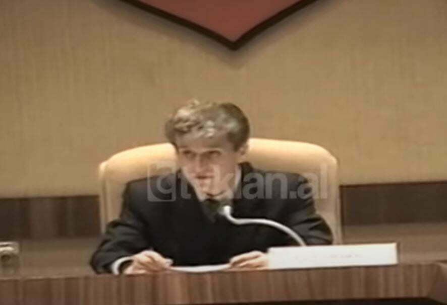 Kryeministri Majko dhe kërkesa për votëbesim ( 25 Tetor 1999)