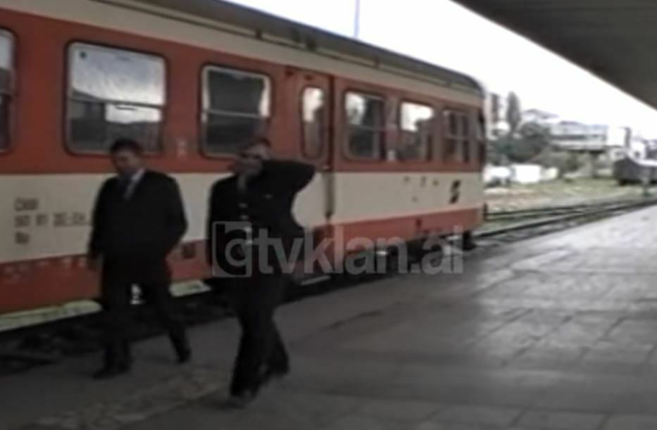 Kurdët udhëtojnë në mënyrë ilegale me tren (8 Nëntor 1999)