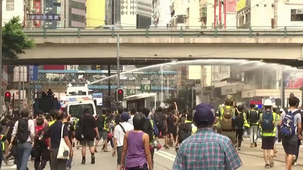 Rikthehen protestat e dhunshme në Hong Kong
