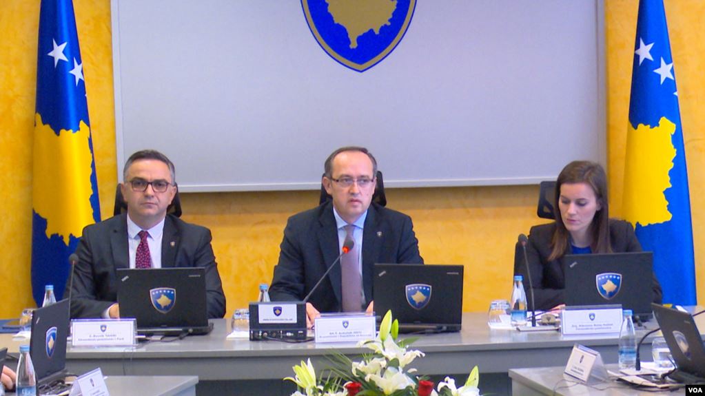 Qeveria e Kosovës heq reciprocitetin ndaj Serbisë