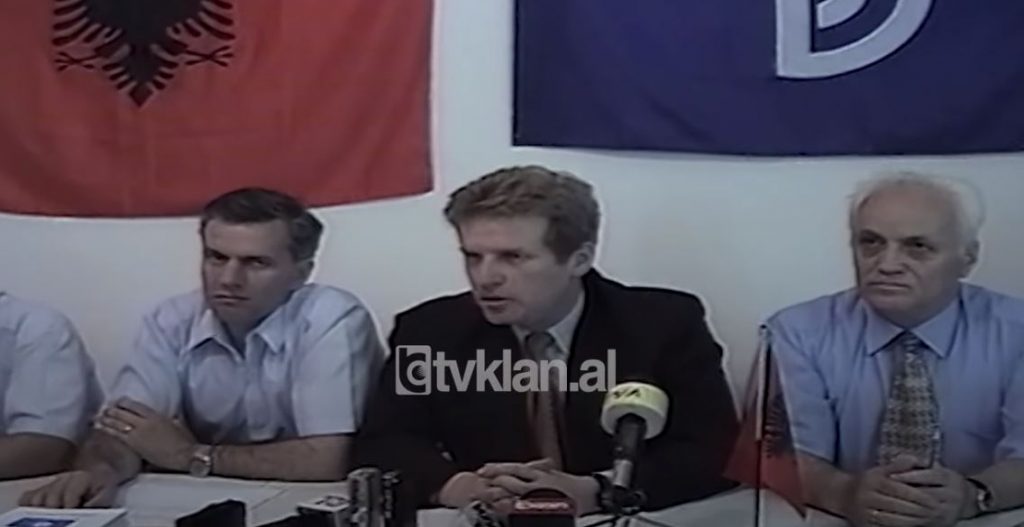 Reformatorët demokratë dhe largimi nga Partia Demokratike (20 Maj 2000)