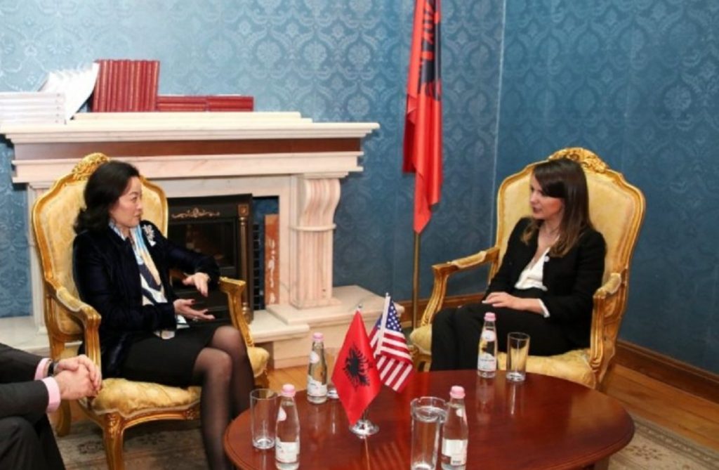 Yuri Kim me Rudina Hajdarin për marrëveshjen politike