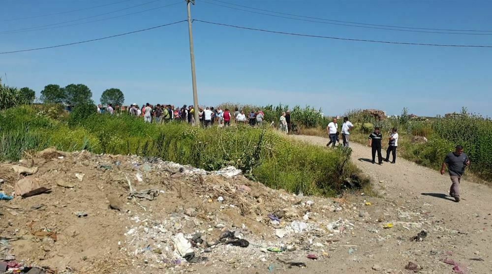 Banorët në protestë kundër depozitimit të mbetjeve