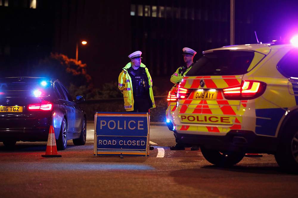 Sulm me thikë në Britani, vriten 3 persona