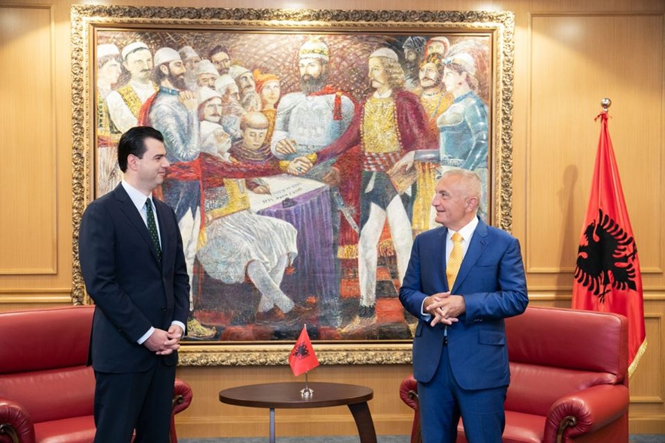 Presidenti Meta takohet me Lulzim Bashën
