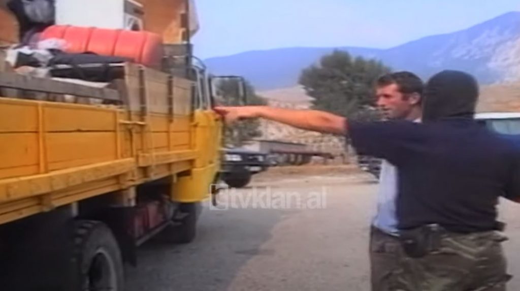 Kukësi vazhdon të mbetet pa uje pas shpërthimit të Ujësjellësit (18 Gusht 2000)