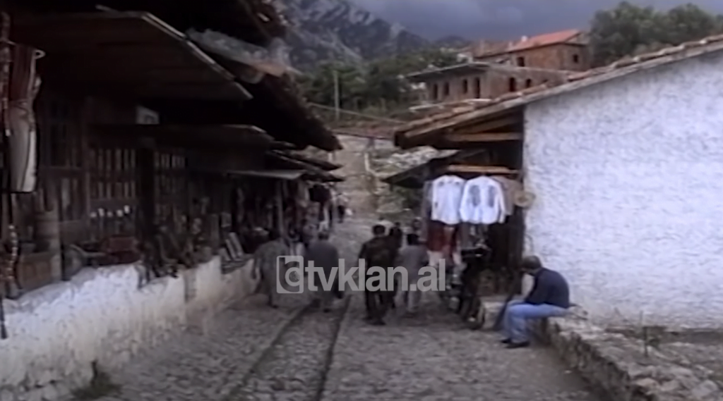 Kruja, dëshmi e lashtësisë së Kombit Shqiptar (16 Korrik 2000)