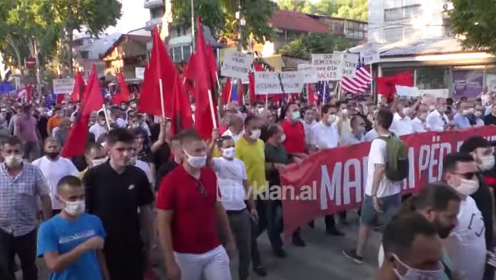 Shqiptarët e Maqedonisë së Veriut mbeten të përçarë