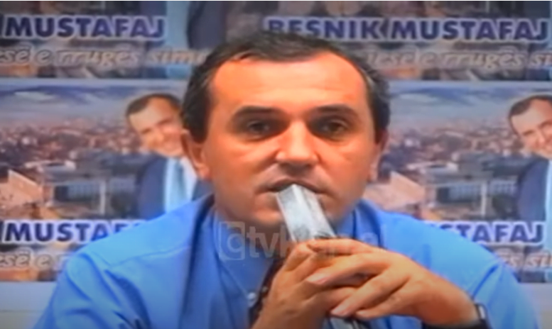 Besnik Mustafaj takim me intelektualët, fushata tek &#8220;Ali Demi&#8221; &#8211; (18 Shtator 2000)