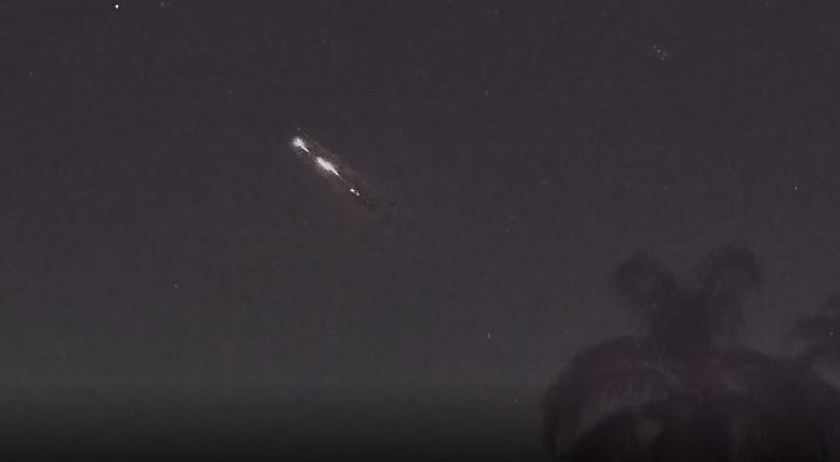 Kozmonauti fotografon dritat misterioze: Meteorë apo alienë?