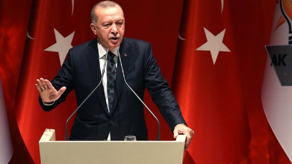 Erdogan nuk tërhiqet: Armiqtë tanë i sfidojmë në tokë, ajër dhe det