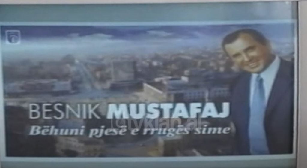 &#8220;Bëhuni pjesë e rrugës sime&#8221;, gati posterat e Besnik Mustafaj për zgjedhjet lokale (8 Shtator 2000)