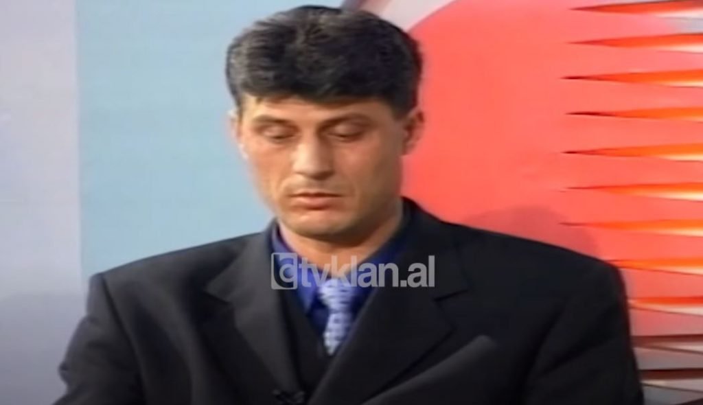 Hashim Thaçi hap fushatën zgjedhore në Kosovë (16 Shtator 2000)