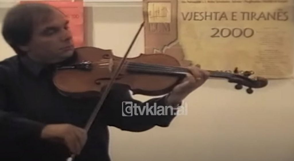 Koncerti recital &#8220;Vjeshta e Tiranës&#8221; nga Arben Llozi (21 Tetor 2000)