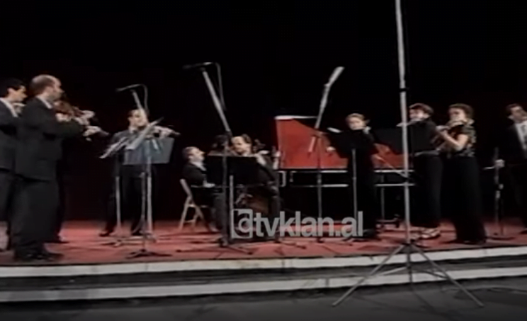 Akademia e Arteve hap stinën koncertore “Allegretto Albania” &#8211; (5 Tetor 2000)