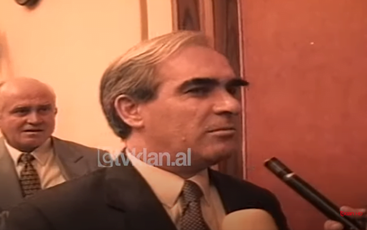 Vijon bashkëpunimi PS-PSD, socialdemokratët marrin pjesë në keshillat bashkiak &#8211; (19 Tetor 2000)