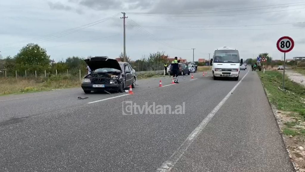 Luhatje tensioni në timon, përplasje e fortë mes dy makinash