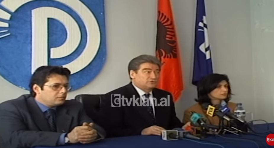 Sali Berisha: Viti 2000 ishte viti i rekordeve të zeza qeveritare &#8211; (30 dhjetor 2000)