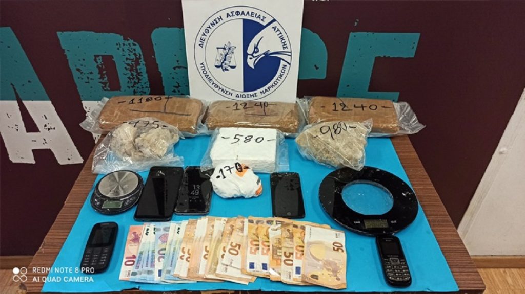 U shisnin kokainë aktorëve, arrestohet greku dhe bashkëpunëtori shqiptar
