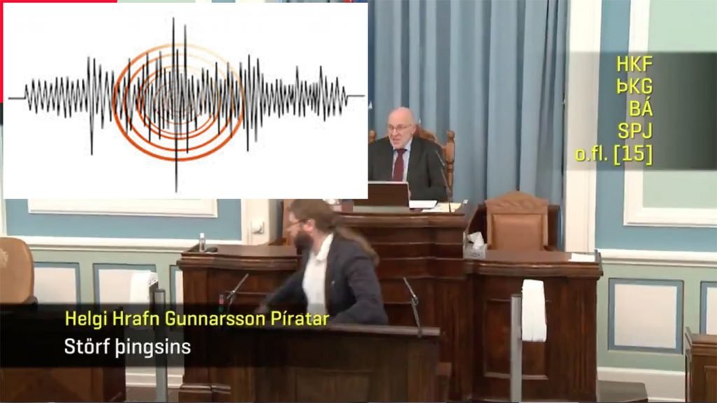 Deputeti vrapon i tmerruar pasi tërmeti i fortë lëkund Parlamentin