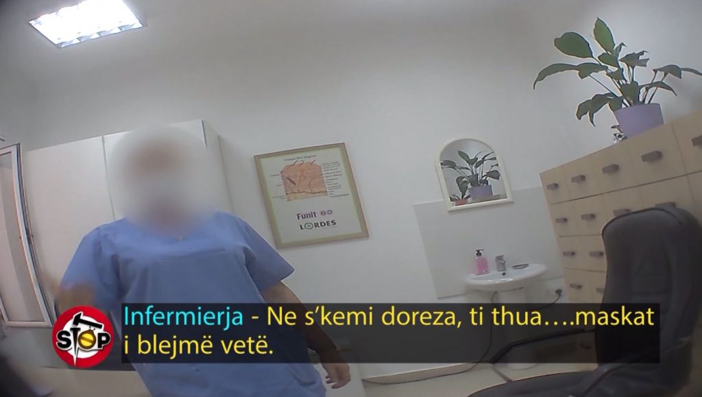 “Do na merrni në qafë pash Zotin”, infermierë pa veshje mbrojtëse në shtëpitë e pacientëve me Covid-19