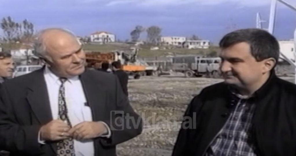 Kryeministri Meta inspekton rrugët dhe nënstacionet e reja (21 Nëntor 2000)