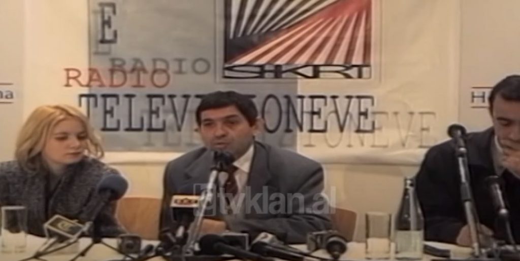 Shoqata Kombëtare e Radiotelevizioneve: Parregullsi në miratimin e ligjit për radiot(21 Nëntor 2000)