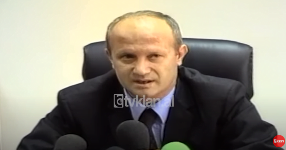 Kryeprokurori Rakipi deklaron përfundimin e hetimeve për vrasjen Hajdari &#8211; (11 Janar 2001)