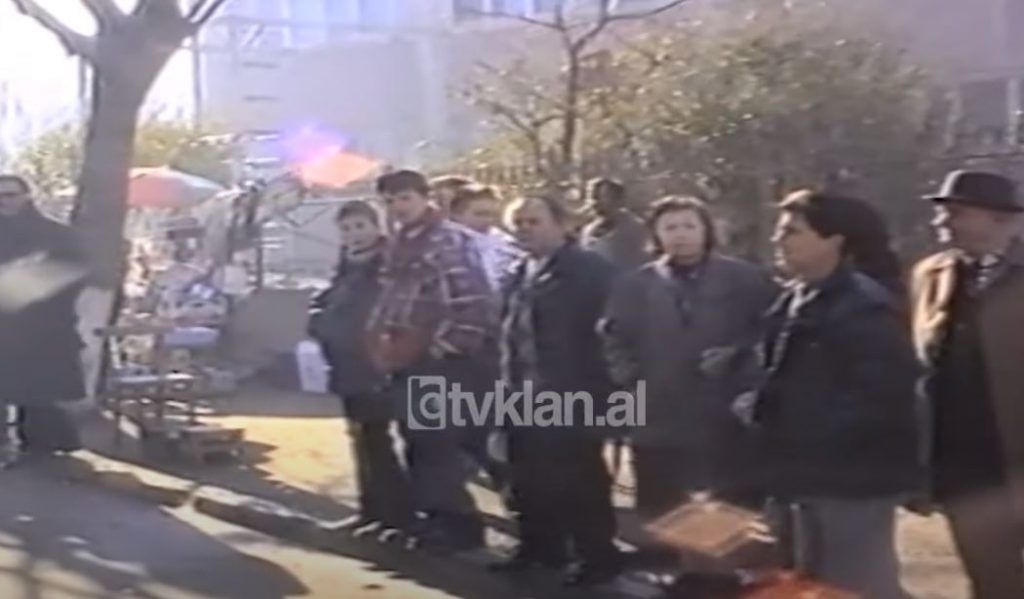 Rritet fluksi i emigrantëve që kthehen në vendet fqinje (4 Janar 2001)