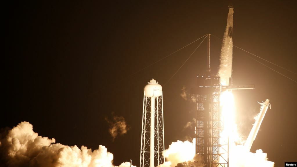 SpaceX nis me sukses 4 astronautë në stacionin hapësinor