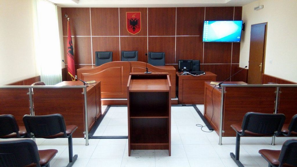 Infektohet me COVID kancelari i Gjykatës së Tiranës