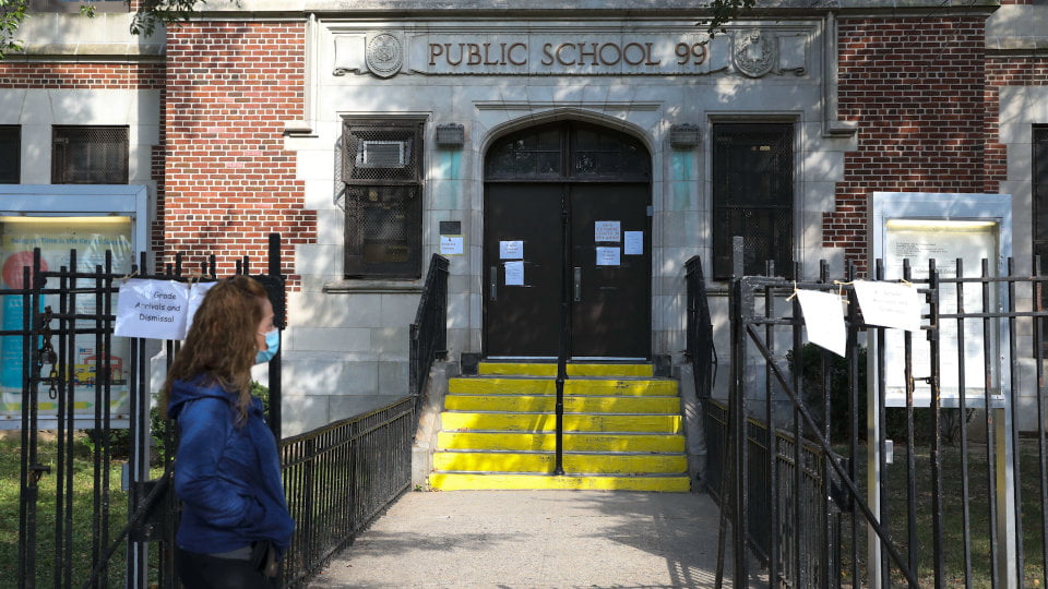 New York mbyll shkollat