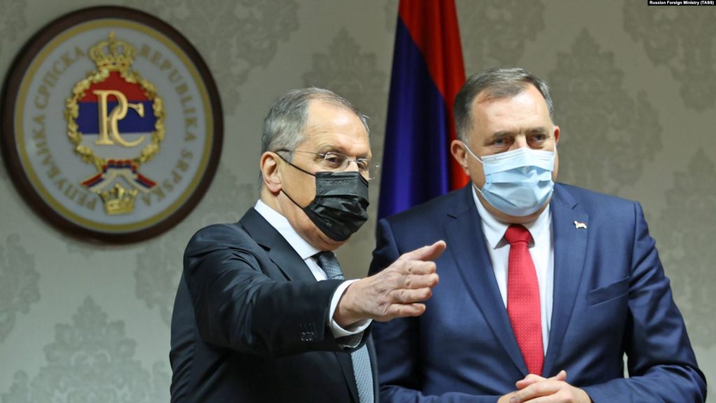 Rusia do ta kthejë në Bosnjë dhuratën që Dodiku i bëri Lavrovit