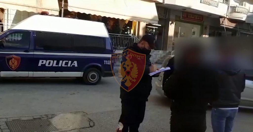 Kapen pa maskë në rrugë, ndëshkohen 1267 qytetarë