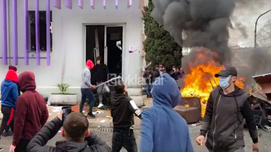 Protesta në Shkodër procedohet penalisht Voltana Ademi