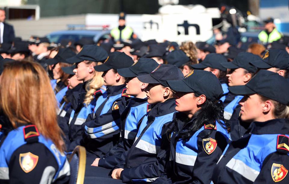 Shpërblim për policët dhe bluzat e bardha