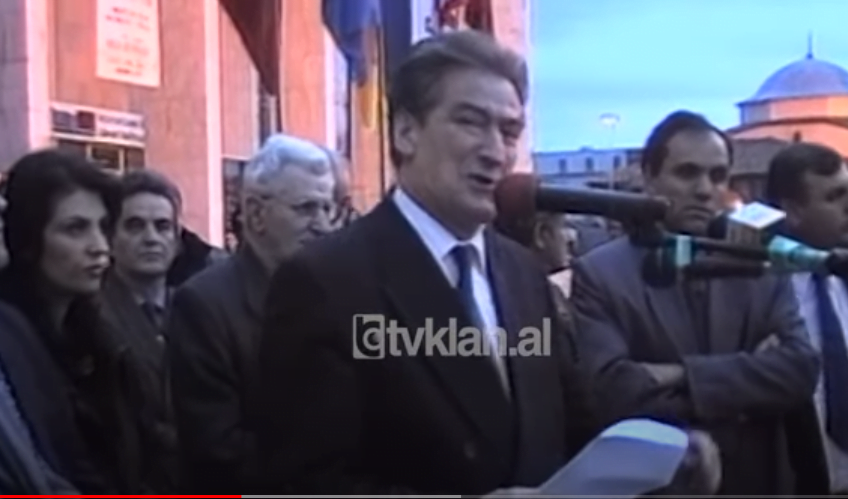 PD miting në sheshin Skënderbej &#8211; (22 Mars 2001)